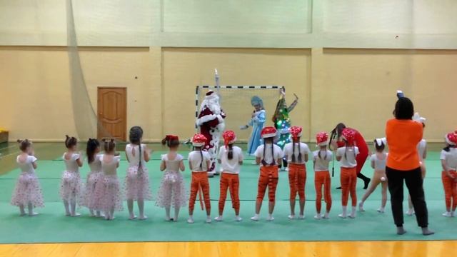 Художественная гимнастика | Новогодние выступления детей смотреть онлайн