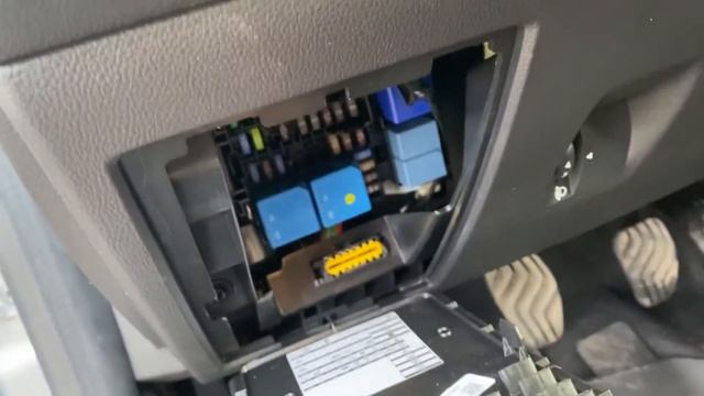 2022 Dacia Duster OBD Port Location смотреть онлайн