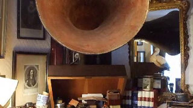 "Cantate : La Papillion" (Andre Campra 1660 - 1744) sung by M Jean Planel C 1930 смотреть онлайн