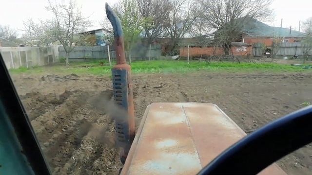 Самодельная картофелесажалка которая вносит удобрения сажает по сырой земле. смотреть онлайн