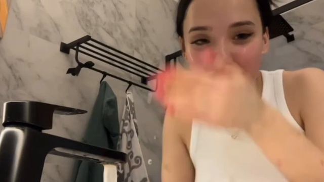 ЛУНАКОМ СПАЛИЛА СОСКИ🔥 смотреть онлайн