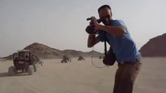 багги в пустыне египта Buggy in the desert of Egypt смотреть онлайн