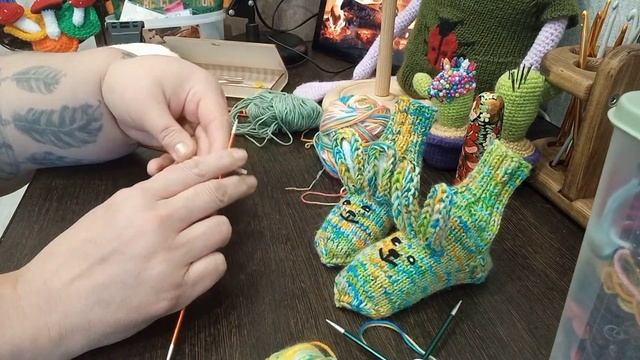 СП #уникальноевязание часть 2 "Зайки шалунишки " Мк "Ушки для зайки" (спицами) смотреть онлайн