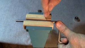 ВЫПРЯМЛЕНИЕ ПРОВОЛОКИ трубкой  - проволока НАГАРТОВЫВАЕТСЯ