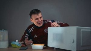 Арсений Петров с канала Wylsacom  разговаривает с микроволновкой Xiaomi