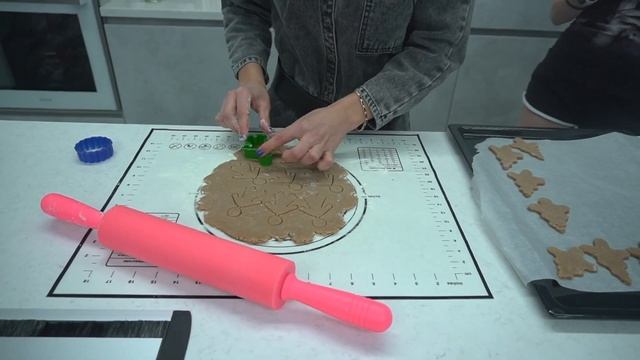 Внимание! Имбирное печенье смотреть онлайн