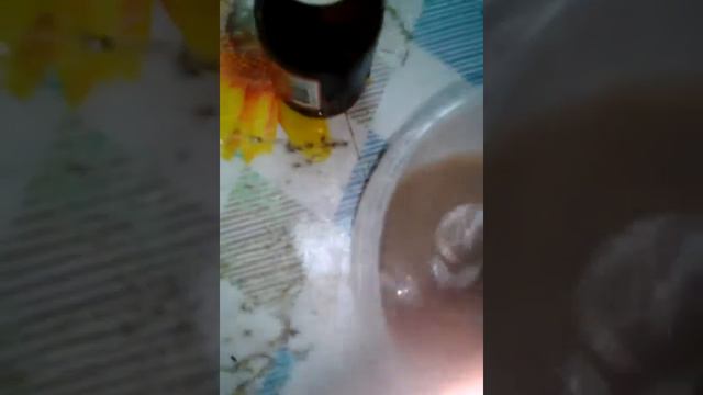 Слайм из тэтаборарата натрия и из зубной пасты и шампуня........................ смотреть онлайн