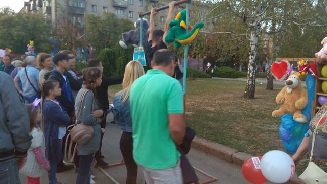 АТТРАКЦИОН ТУРНИК: Мужчине не хватило пару Секунд - Изи-изи, рил ток, синк эбаут ит смотреть онлайн