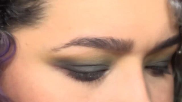 How To Apply False Eyelashes Like A Pro (Makeup Rulez) (NoBlandMakeup)