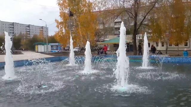 Клевый фонтан нашего города смотреть онлайн