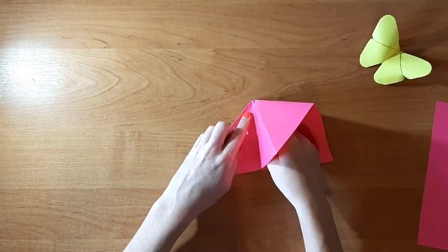 Как сделать бабочку из бумаги. Оригами смотреть онлайн