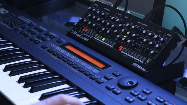 Roland SE-02 - XMOD-A (Crossmod) Demo - Mike Pensini смотреть онлайн