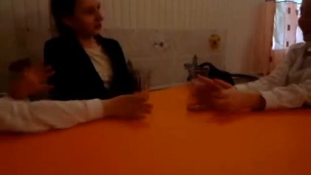Разбитый стакан смотреть онлайн