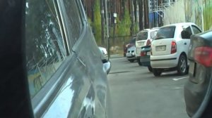 Парковка задним ходом елочкой в тесном дворе