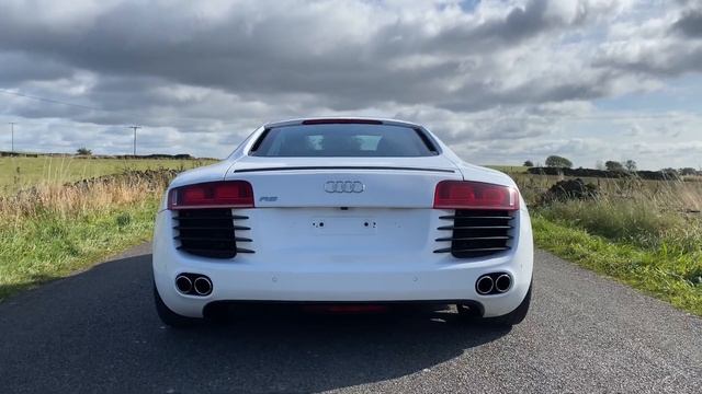Audi R8 4.2 FSI V8 Quattro 2dr