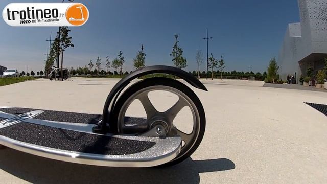 XOOTR STREET Trottinette Pliable, Ultra Résistante, Frein AV / AR, Rapide смотреть онлайн