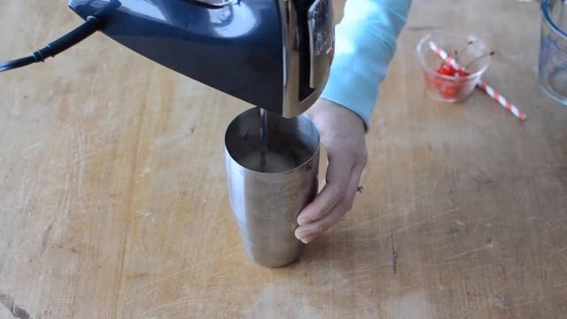 Boozy Black Cow Milkshakes смотреть онлайн