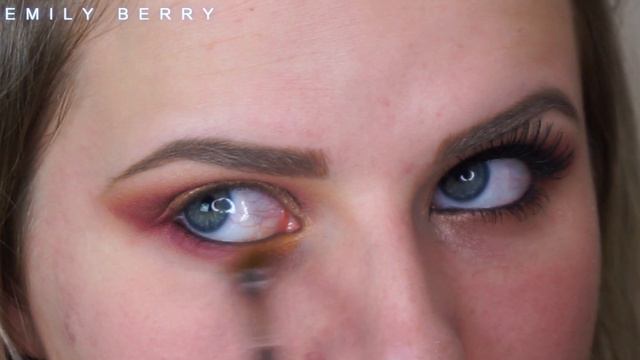 Selena Gomez AMA's Makeup Tutorial | Emily Berry смотреть онлайн