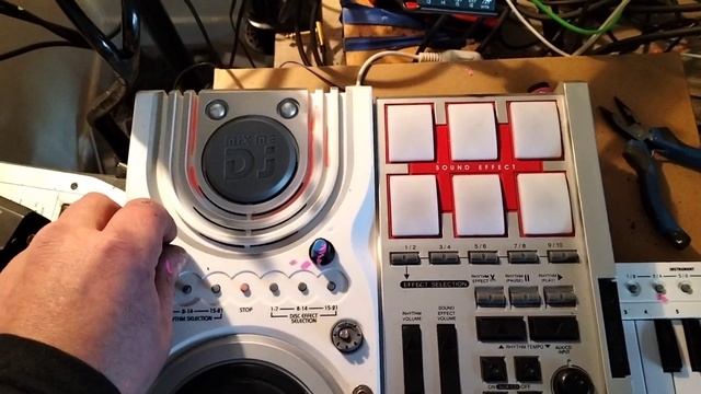 circuit bending .de fou . sur disc mixer. par mix me DJ ...BY XAVROLLS RE6DIVIST do it YOURSELF ... смотреть онлайн
