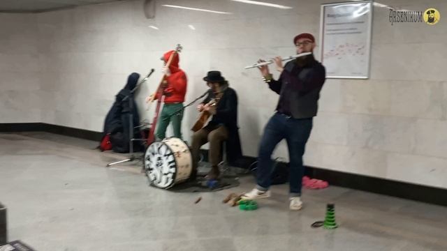 Группа «Фрикинг Аут»: «По секрету всему свету всё, что было расскажу» смотреть онлайн