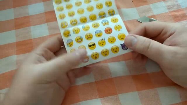 Наклейки Smile, Emoji смотреть онлайн