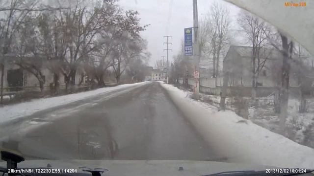 Чуть не задавил пешехода смотреть онлайн