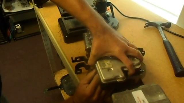 ABS Module Repair - Removing the ABS Pump from the ABS Module смотреть онлайн