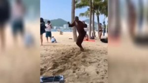 Супер дед! Зачетный танец на песке у моря.
