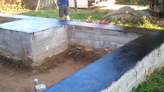 Строительства дома из газоблоков Горизонтальная гидроизоляция .Разгрузка блоков.1-ый день,начало смотреть онлайн