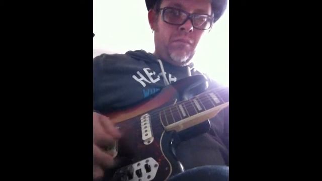 1972 Fender Bass VI w/baritone strings смотреть онлайн