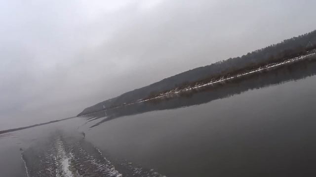 На ПВХ лодке с мотором Ветерок 8 по реке Ока. смотреть онлайн