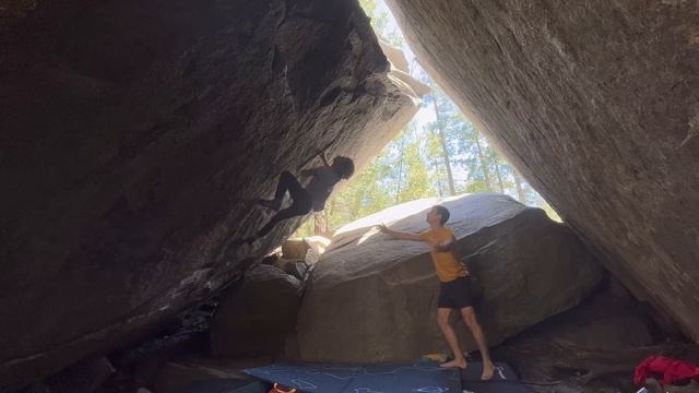 Allegory of the Cave, V12 смотреть онлайн