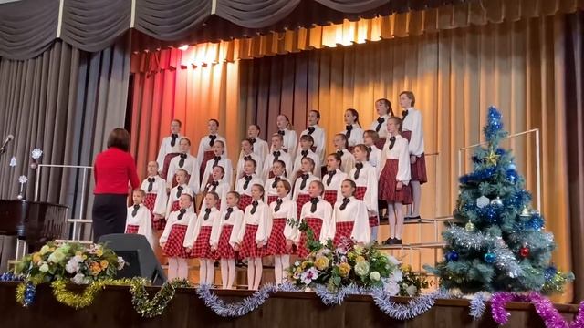 Б. Бриттен «Канон» исполняет детский хор «Созвучие» худ.рук. и дирижёр Ольга Глазунова 24.12.2021 смотреть онлайн