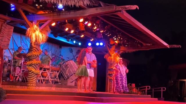 Spirit of Aloha Dinner Show смотреть онлайн
