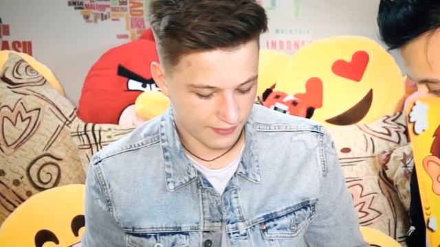 ИВАНГАЙ - ПИРОГОМ В ЛИЦО | УДАЛЁННОЕ ВИДЕО ИВАНГАЯ | EeOneGuy | Новое видео ивангая | Иван Рудской смотреть онлайн