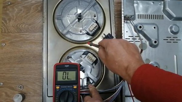 Электроплита выбивает автомат в щитке запах гари | Ремонт электроплиты Кудрово