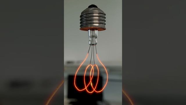 Como funciona una lampara incandescente? #3danimation #ciencia #electronic смотреть онлайн