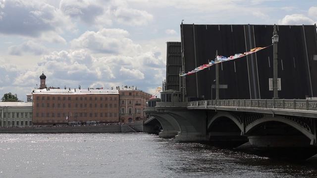 Репетиция парада в честь дня Военно-Морского Флота. Санкт-Петербург 23.07.2023 г. смотреть онлайн