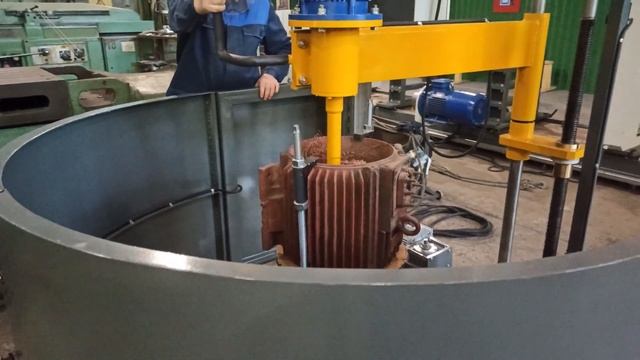 Станок для обрезки и удаления всыпных обмоток статоров РИФЖ 041618.004 смотреть онлайн