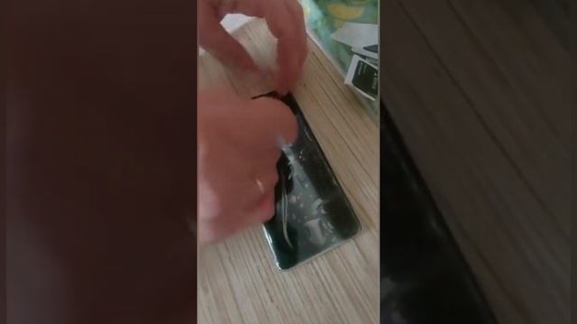 Как поменять защитное стекло на смартфоне. смотреть онлайн