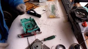 Сломалась взводная пружина кикстартера на бензопиле.  Простейший способ ремонта.