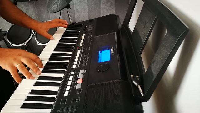 Slawomir -Miłość w Zakopanem- Yamaha psr e433 -Bas z ręki cover смотреть онлайн