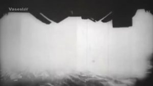 БАБУШКА С ФЛАГОМ СССР И УКРАИНСКИЕ СОЛДАТЫ - Комментарии иностранцев