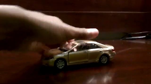 Welly 1/32 scale Toyota Camry review смотреть онлайн