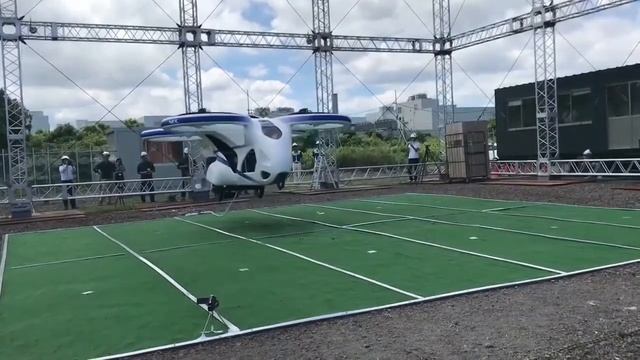 В Японии успешно протестировали летающие автомобили смотреть онлайн