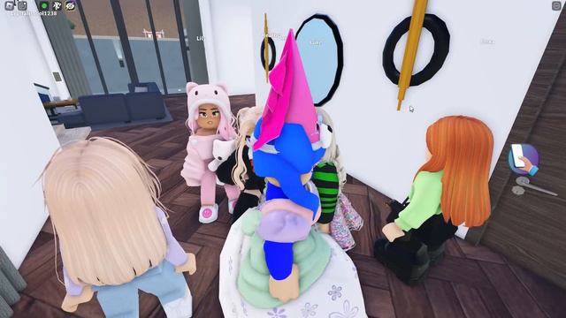 Pretending to be a GIRL in FASHION SHOW Snapchat! смотреть онлайн