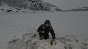 ДОЛГОЖДАННАЯ ЗИМНЯЯ МОРСКАЯ РЫБАЛКА / УТОПИЛИ СНЕГОХОД / БАРЕНЦЕВО МОРЕ
