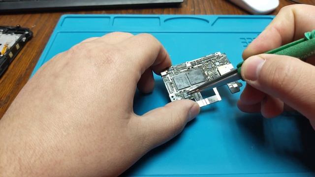 Doogee S60 -не включается. Осмотр платы и какие чипы за что отвечают | Doogee S60 does not turn on смотреть онлайн