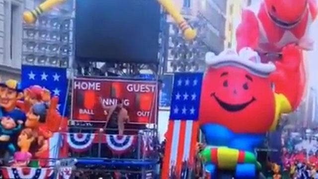 10ч.USA.Macy's Thanksgiving Day Parade.Фигуры с 5 эт. Дом. смотреть онлайн