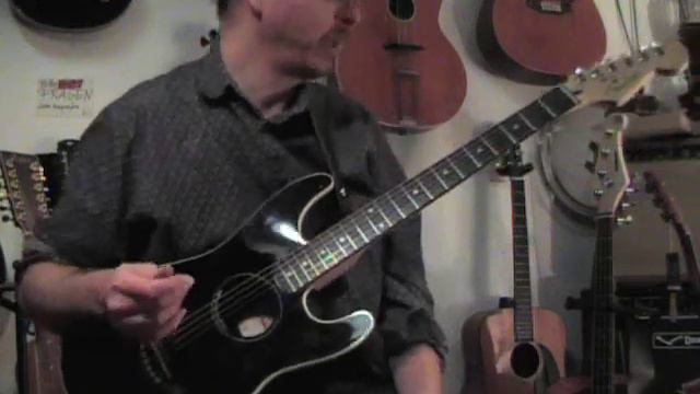 Ernesto's Gitarrentest Stratacoustic für Online Gitarrenunterricht смотреть онлайн